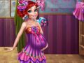 Jwèt Pregnant Princesses On Catwalk